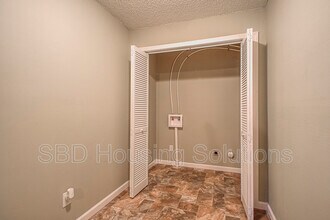 8803 E 72nd St in Raytown, MO - Building Photo - Building Photo