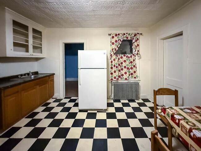 164 Griffith St in Jersey City, NJ - Building Photo - Building Photo