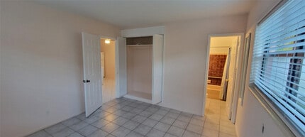 1523 NE 34th St in Oakland Park, FL - Building Photo - Building Photo