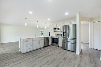 1202 SE 14th Terrace in Cape Coral, FL - Building Photo - Building Photo