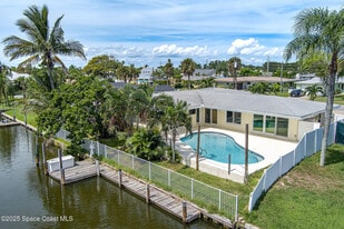458 Sandpiper Dr in Satellite Beach, FL - Building Photo