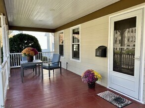 12 Maple Ave in Madison, NJ - Building Photo - Building Photo