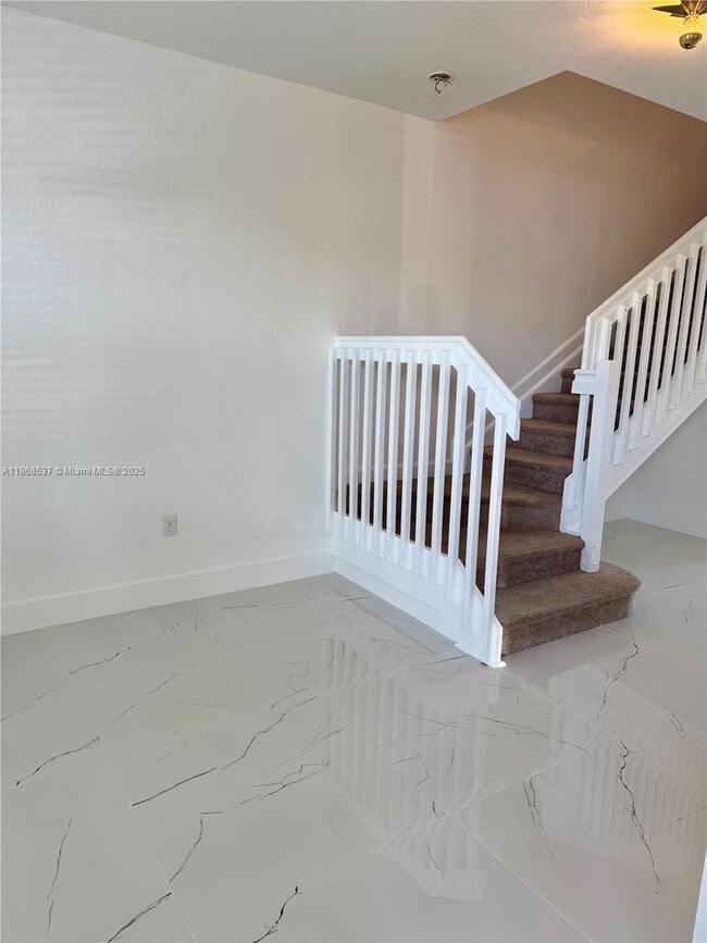 2853 SE 1st Dr in Homestead, FL - Building Photo - Building Photo