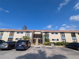 1564 Lake Crystal Dr in Royal Palm Beach, FL - Building Photo