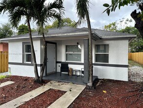6729 NW 4th Ct in Miami, FL - Building Photo - Building Photo