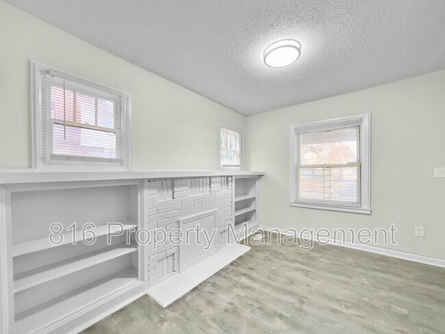 2231 E 68th St in Kansas City, MO - Building Photo - Building Photo