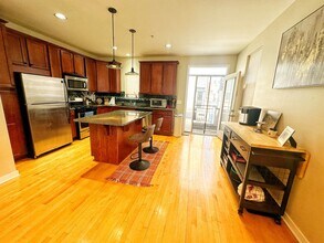 2321 S Wabash Ave in Chicago, IL - Building Photo - Building Photo
