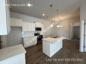 2504 Finesilver Ln in Oklahoma City, OK - Building Photo - Building Photo