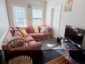 521 Main St, Unit 2 in Medford, MA - Foto de edificio - Building Photo