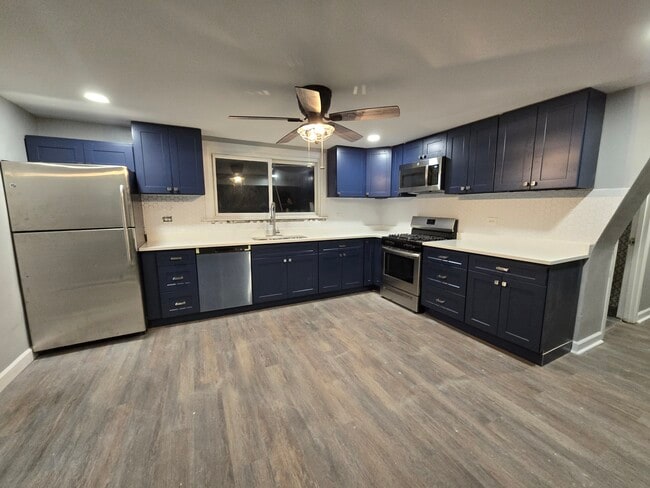 4629 S Kedvale Ave, Unit Apt 2