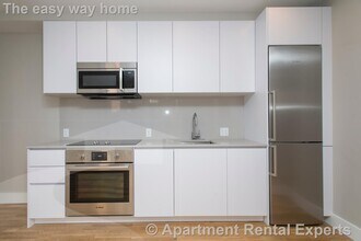 136 Highland Ave, Unit #11 in Somerville, MA - Building Photo - Building Photo