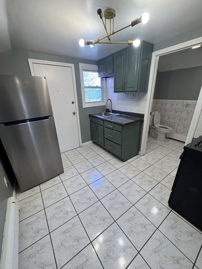 35 Coit St, Unit 3 in Irvington, NJ - Building Photo - Building Photo