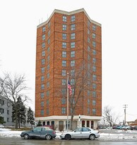 Lincoln Court Apartments