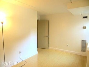 108 Peterborough St-Unit -# 65K in Boston, MA - Building Photo - Building Photo