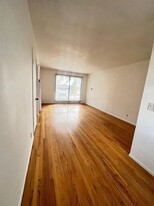 14906 Dickens St Apartamentos