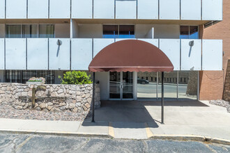 Fairmont Condominiums in El Paso, TX - Building Photo - Building Photo