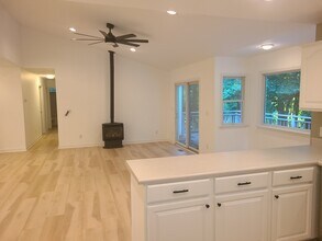 111 Oyster Cove Lndg in Hartfield, VA - Building Photo - Building Photo