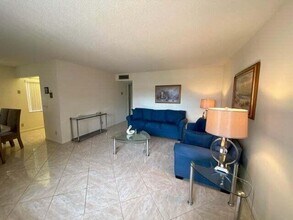 32 Normandy A in Delray Beach, FL - Building Photo - Building Photo