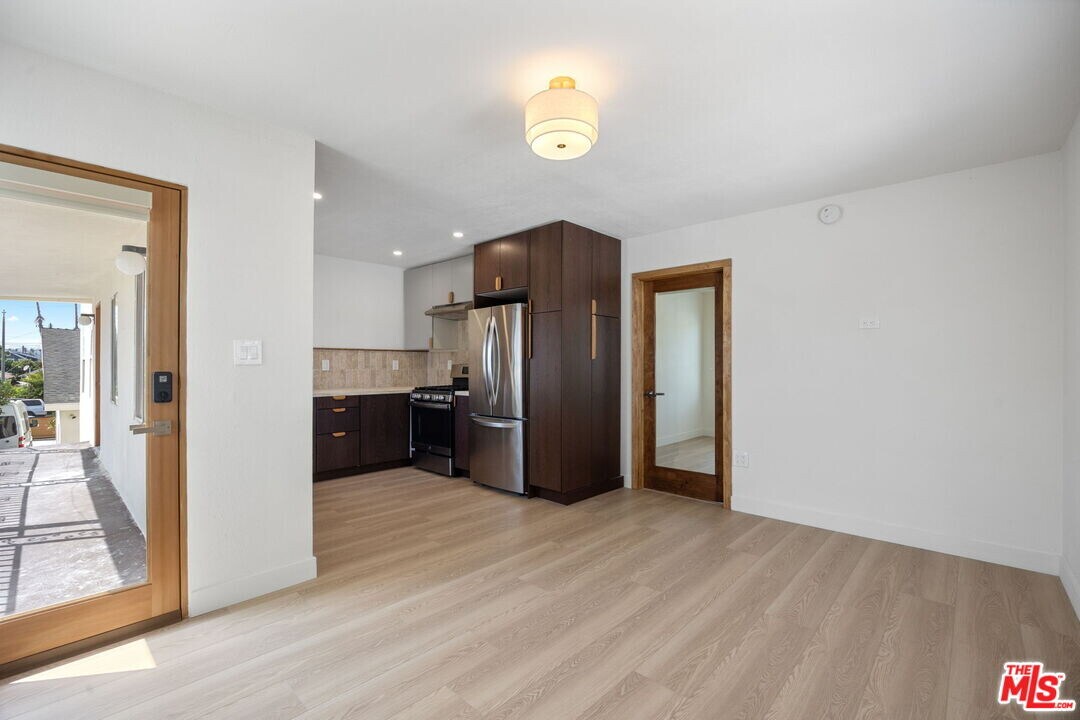 5018 1/2 S Harvard Blvd in Los Angeles, CA - Building Photo