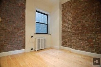 Amazing 4 Bedroom 2 Bath Apartment In East in New York, NY - Foto de edificio - Building Photo