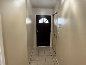 8221 Malvern Cir in Tampa, FL - Building Photo - Building Photo