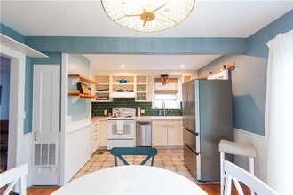 12 Maitland Ct in Newport, RI - Building Photo - Building Photo