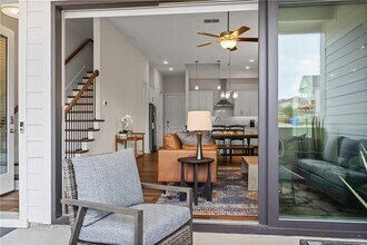 637 Stickley Oak Way in Woodstock, GA - Building Photo - Building Photo