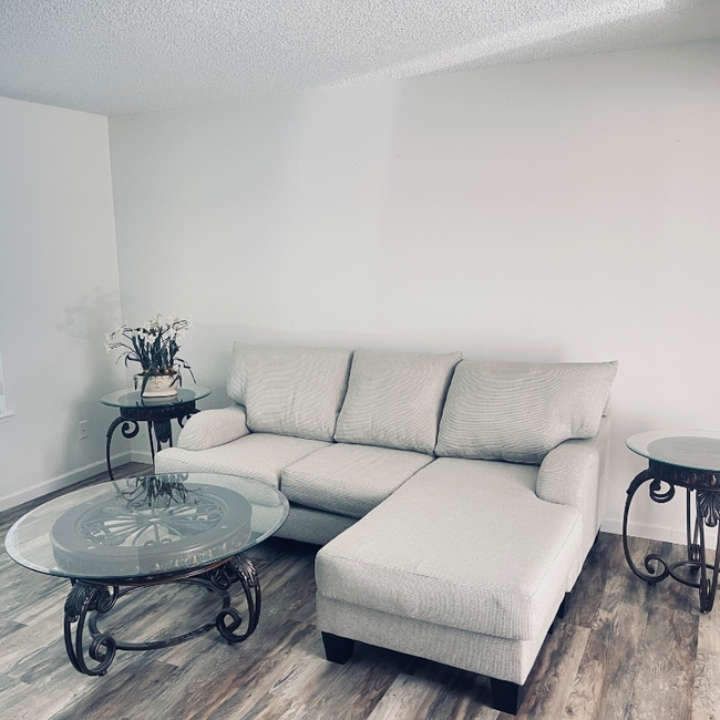 1990 Benita Dr in Rancho Cordova, CA - Foto de edificio - Building Photo