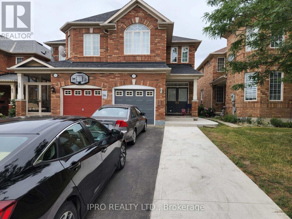 1275 Prestonwood Crescent in Mississauga, ON - Building Photo
