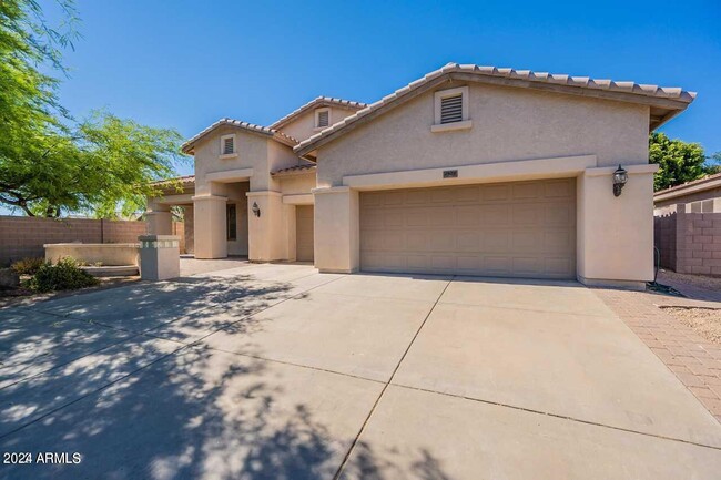 2428 W Sagebrush Dr in Phoenix, AZ - Foto de edificio - Building Photo