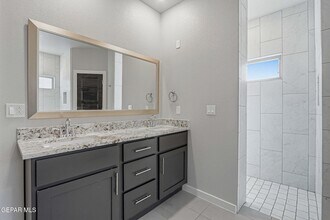 788 Plains Blackfoot Dr, Unit 0601 in Socorro, TX - Building Photo - Building Photo