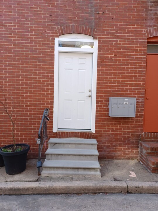 1809 Eastern Ave in Baltimore, MD - Building Photo