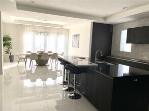 513 Palm Dr in Hallandale Beach, FL - Building Photo - Building Photo