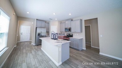 3935 Bloomfield Ct in Middleburg, FL - Building Photo - Building Photo
