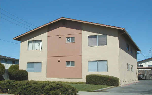 671 La Grande Dr in Sunnyvale, CA - Foto de edificio - Building Photo