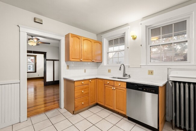 133 Willow St in Quincy, MA - Building Photo - Building Photo