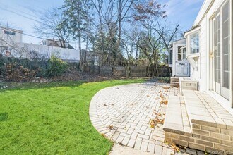 40 Derby Rd in Port Washington, NY - Building Photo - Building Photo
