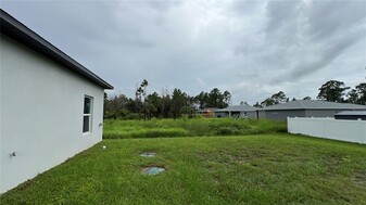 2990 Fiske Rd SE in Palm Bay, FL - Foto de edificio - Building Photo