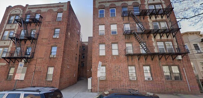 property at 117 Wade St