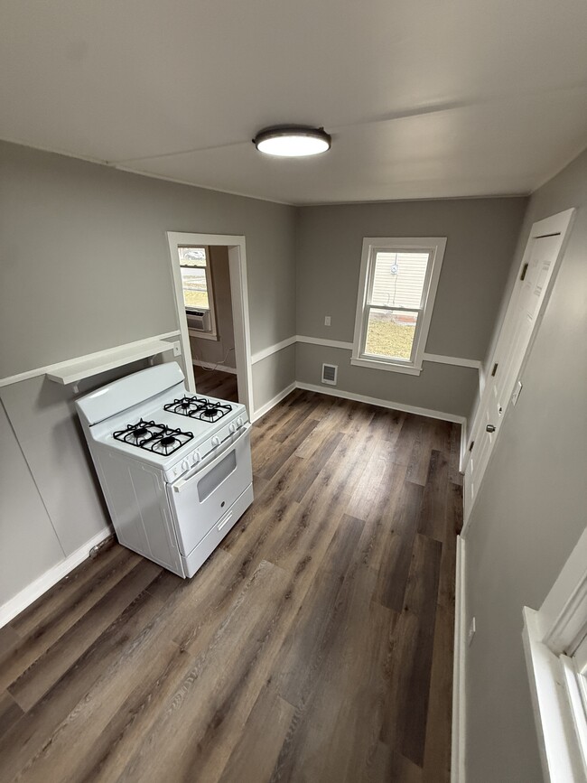 1800 W Webster St in Springfield, MO - Building Photo - Building Photo