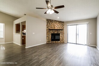7684 Collins Ridge Blvd in Jacksonville, FL - Building Photo - Building Photo