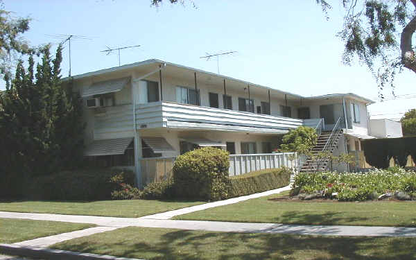 2248 San Anseline Ave in Long Beach, CA - Building Photo