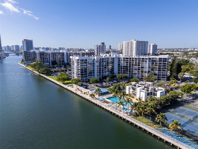 property at 800 Parkview Dr