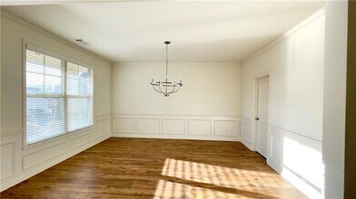 5406 Town Square Way in Flowery Branch, GA - Building Photo - Building Photo