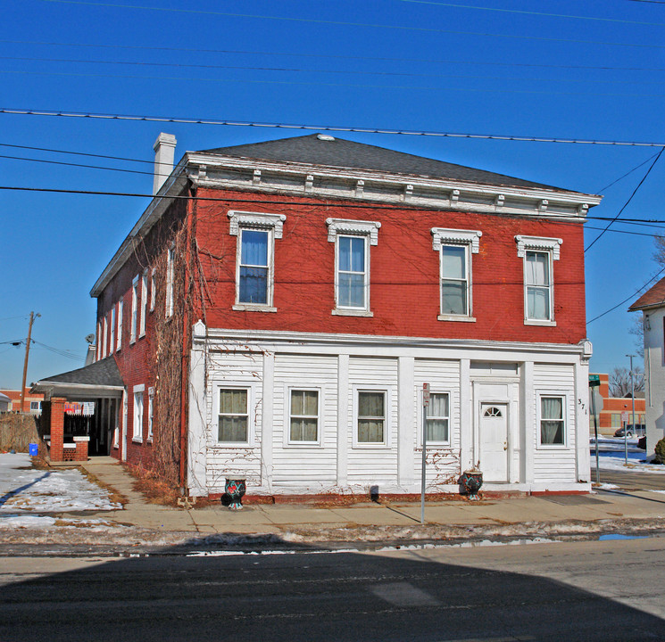 371 Xenia Ave in Dayton, OH - Building Photo