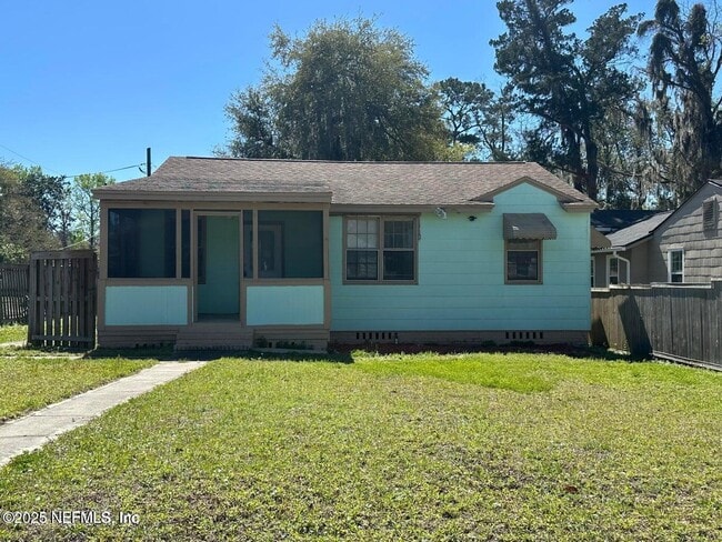 property at 402 W 62nd St