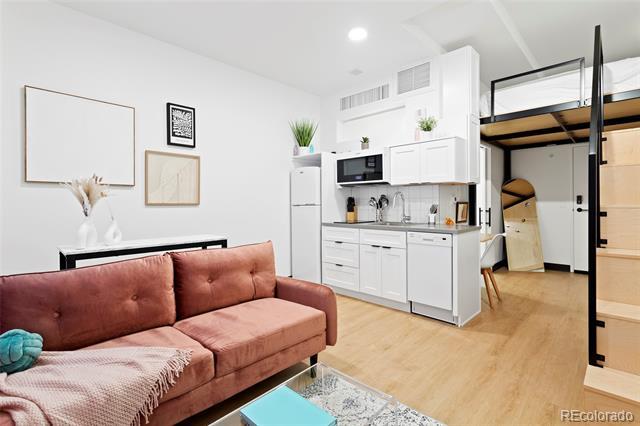 property at 1200 Lincoln St