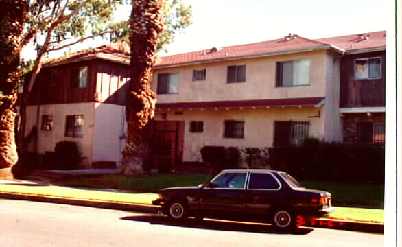 4024 Coco Ave in Los Angeles, CA - Foto de edificio