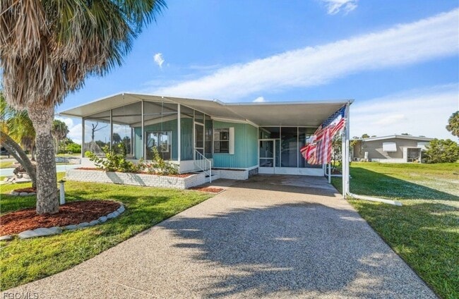 13670 Dowitcher Dr in Ft. Myers, FL - Building Photo - Building Photo