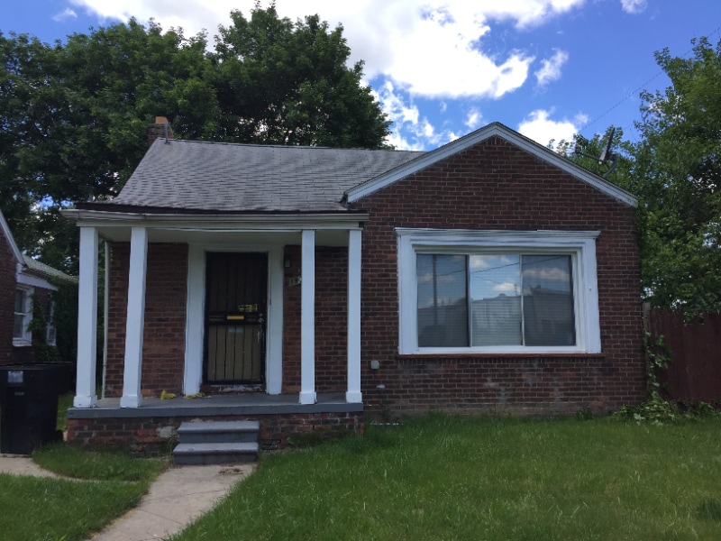 19035 Edinborough Rd in Detroit, MI - Building Photo